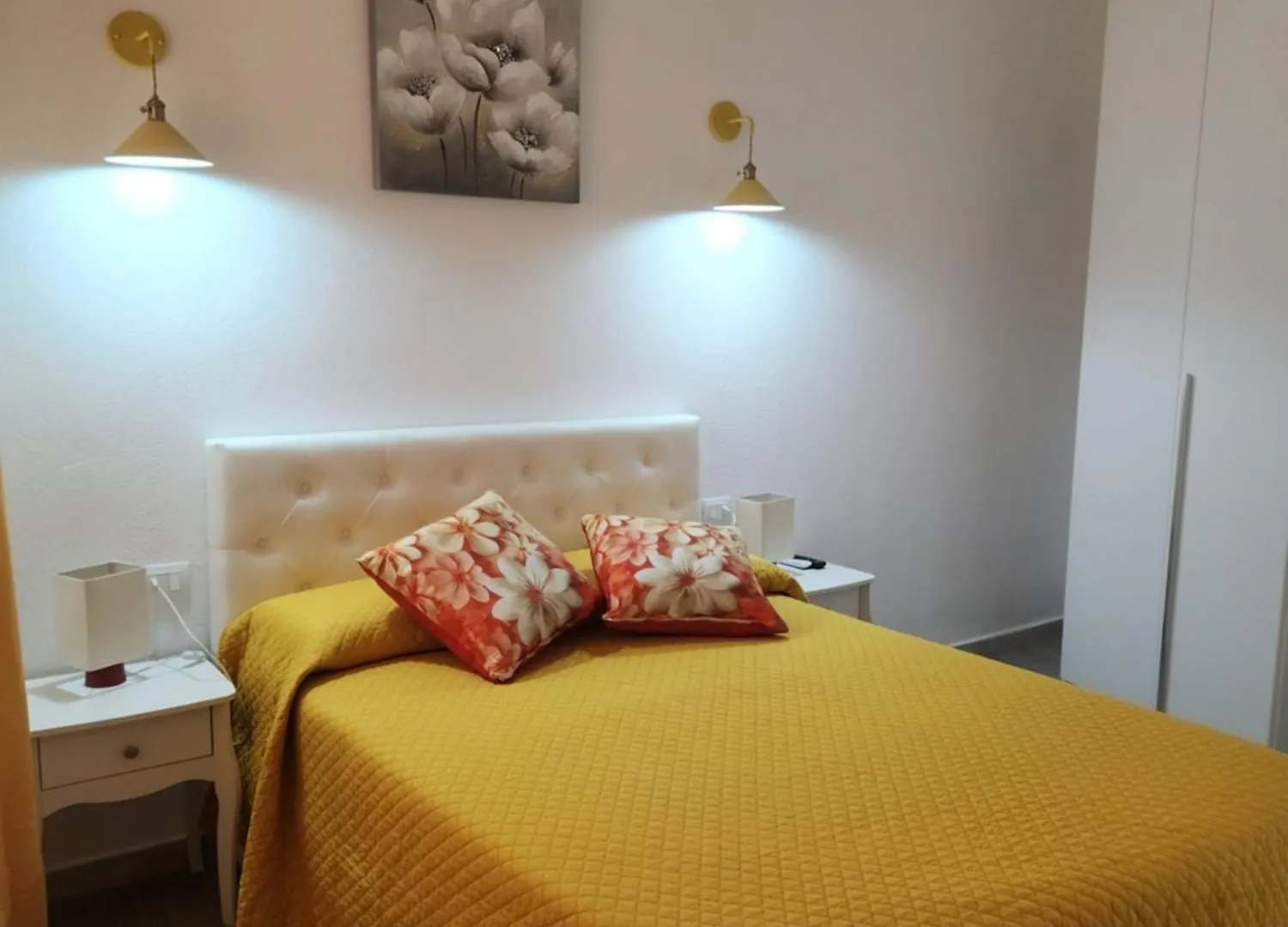 Affittacamere Le Rondini Domus De Maria Guest house